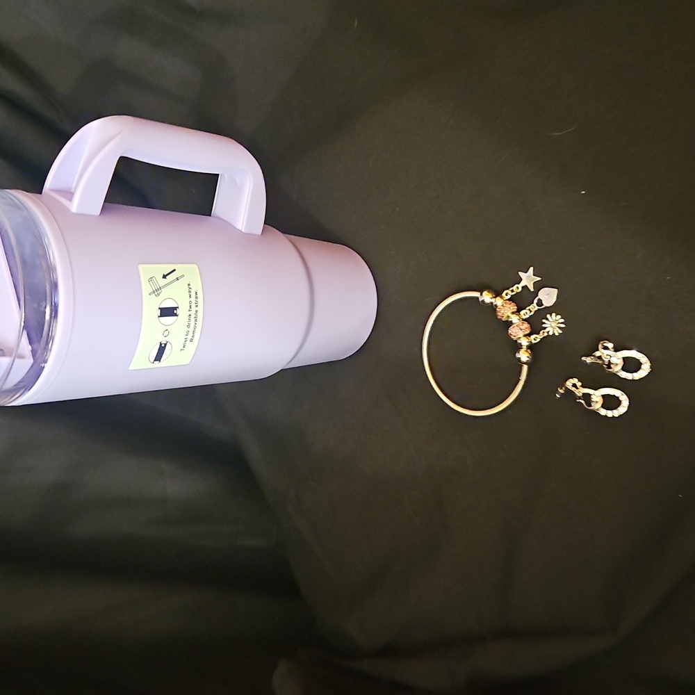 3 For $10.00 Piece Set ..Tumbler Included  Earrings And Bracelet Firm